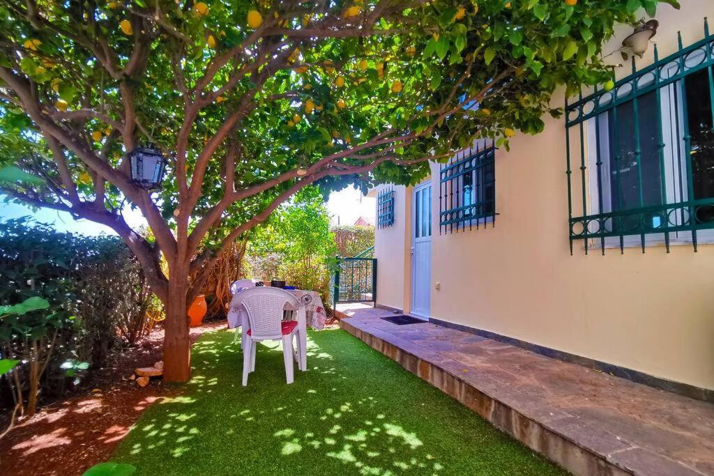 Cosy Guest House With Private Yard Saronida Dış mekan fotoğraf