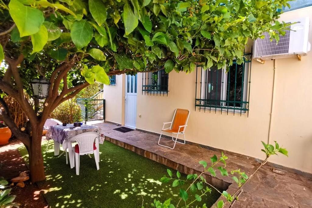 Cosy Guest House With Private Yard Saronida Dış mekan fotoğraf