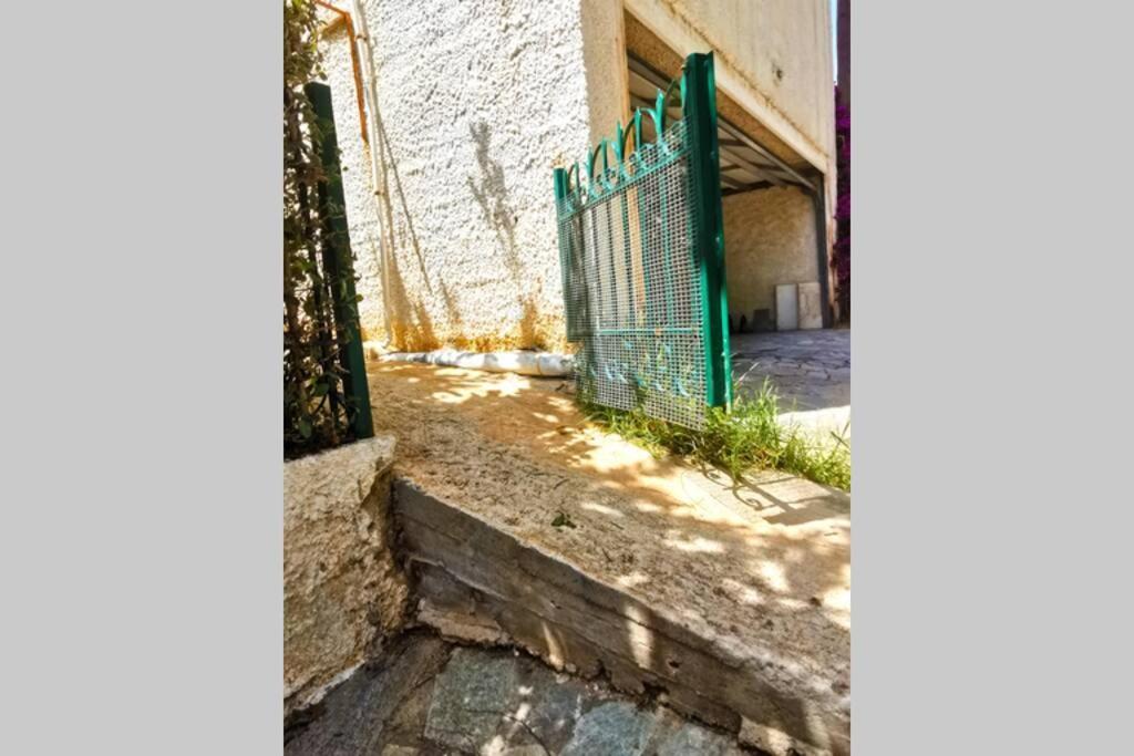 Cosy Guest House With Private Yard Saronida Dış mekan fotoğraf